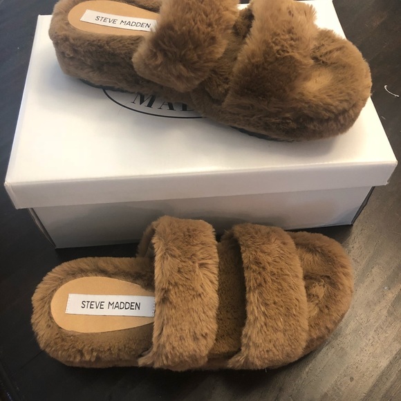 Steve Madden furry sandals - Picture 2 of 2